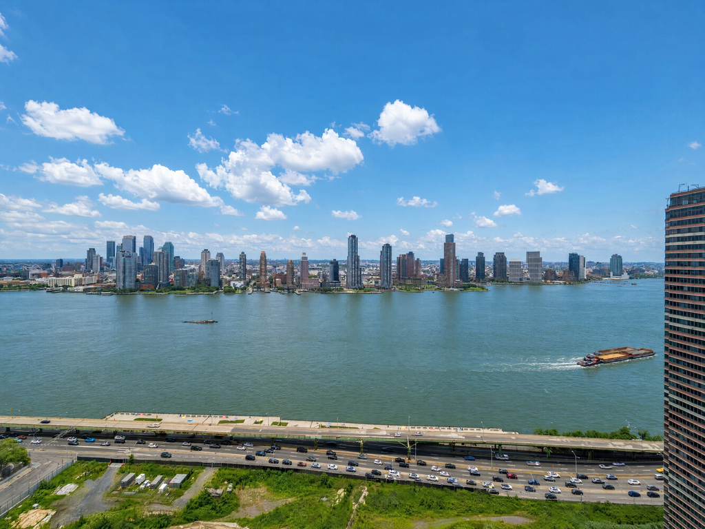 695 First Avenue, Unit 32D photo 3