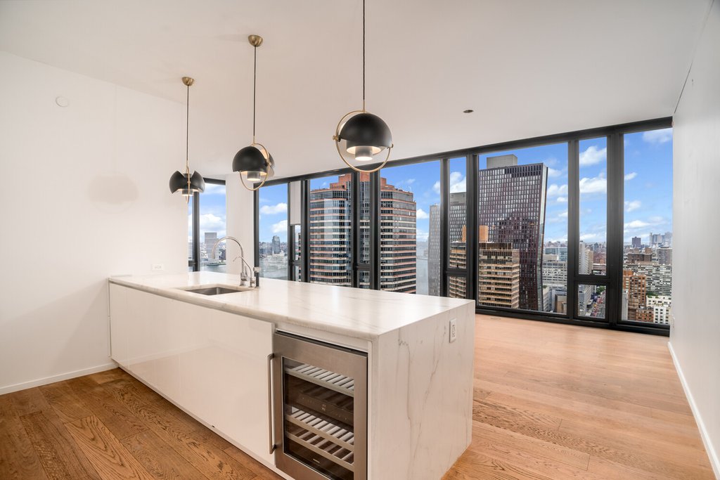 695 First Avenue, Unit 32D photo 5