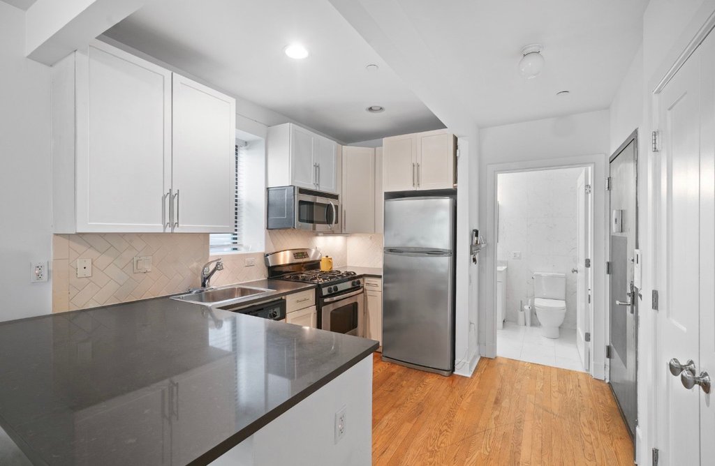 305 West 150th Street, Unit 306 photo 6