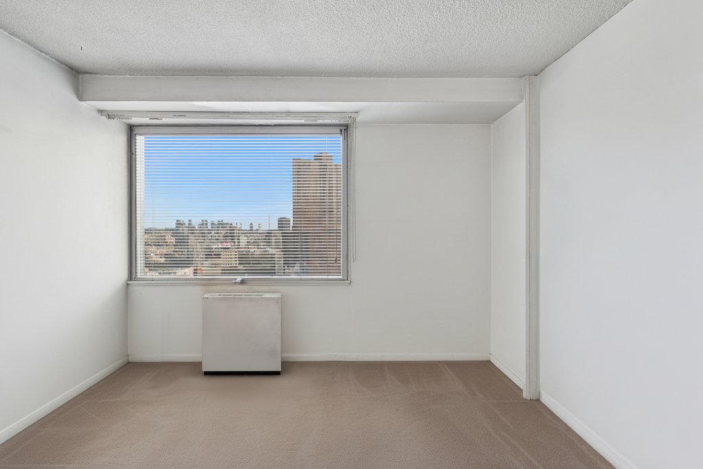 180 Park Row, Unit 23D photo 6