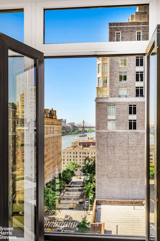 40 East End Avenue, Unit 11A photo 4