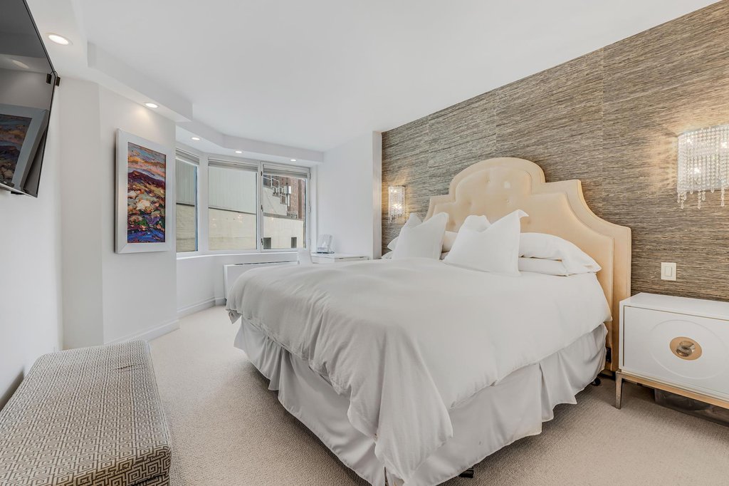 415 East 37th Street, Unit 9L photo 6