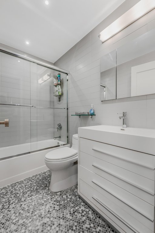 415 East 37th Street, Unit 9L photo 8