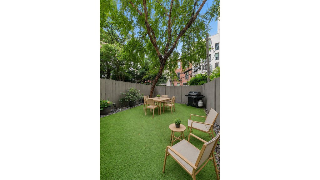 587 Warren Street – For Sale photo 2