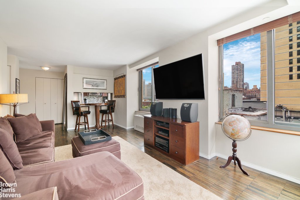 300 East 85th Street, Unit 702 photo 2