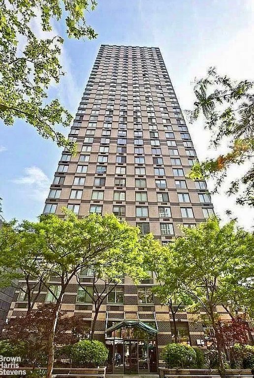300 East 85th Street, Unit 702 photo 9