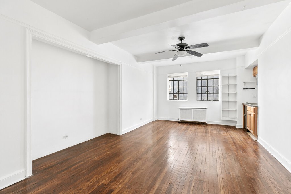 5 Tudor City Place, Unit A17 photo 2