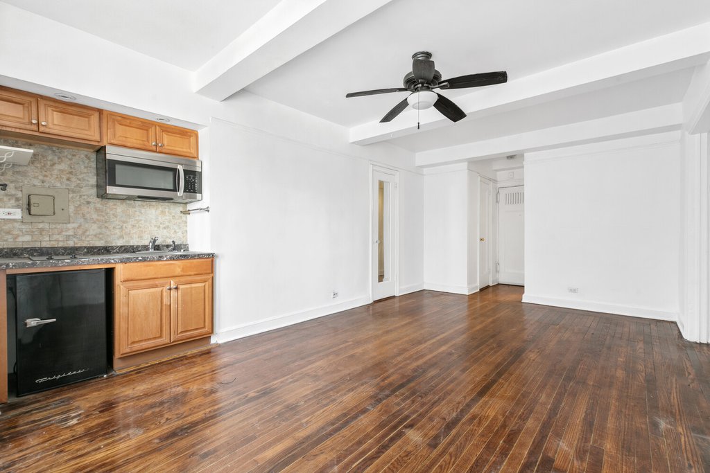 5 Tudor City Place, Unit A17 photo 3