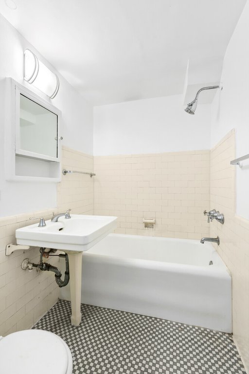 5 Tudor City Place, Unit A17 photo 5