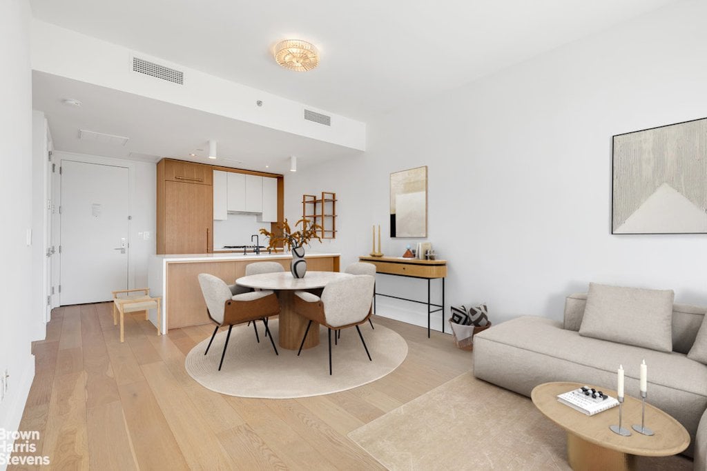 22-18 Jackson Avenue, Unit 509 photo 2