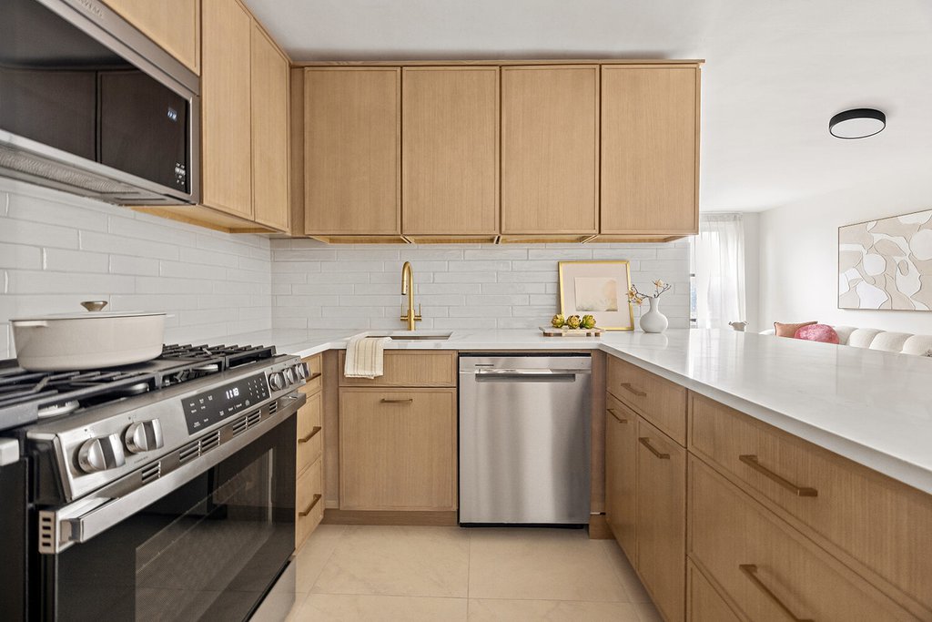 415 Beverley Road, Unit 6E photo 7