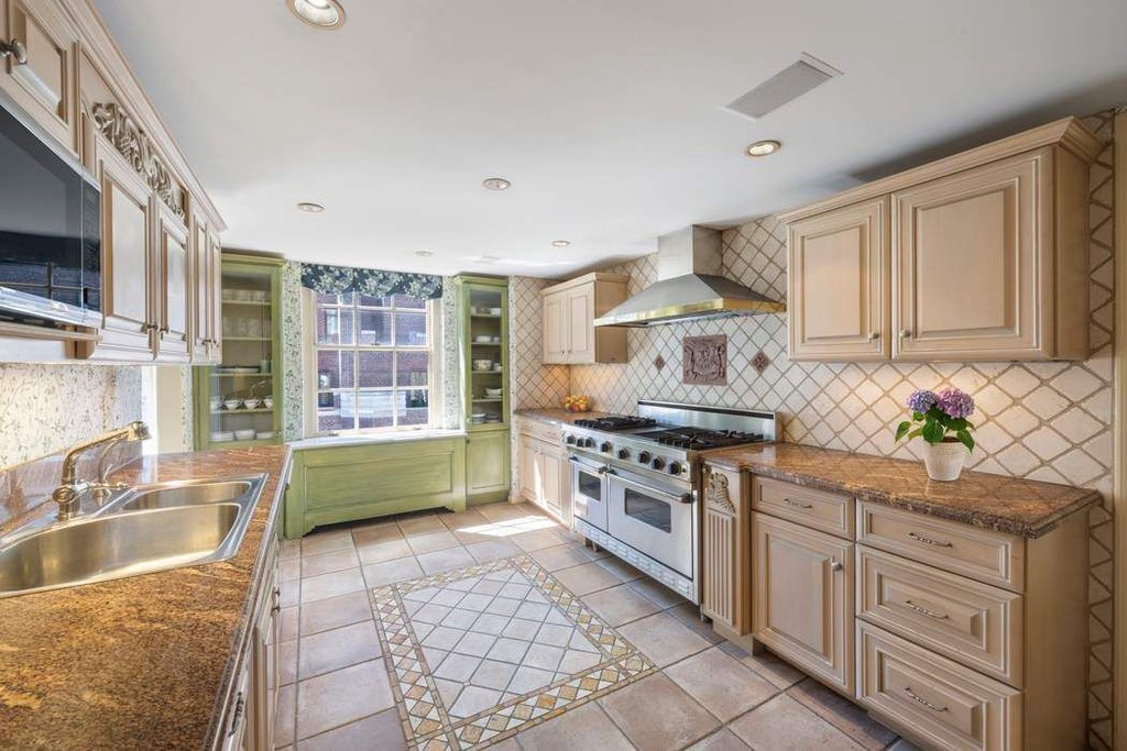 1 Beekman Place, Unit 15A photo 12