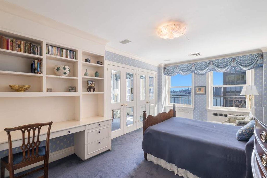 1 Beekman Place, Unit 15A photo 14