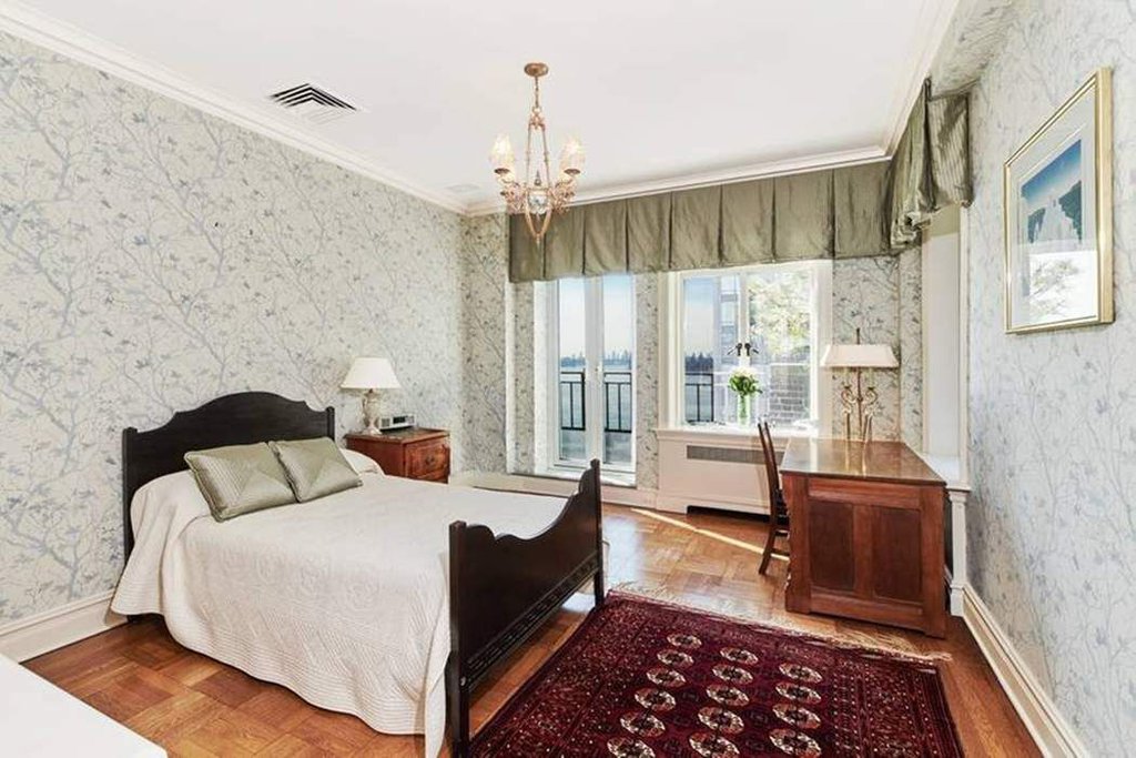 1 Beekman Place, Unit 15A photo 15