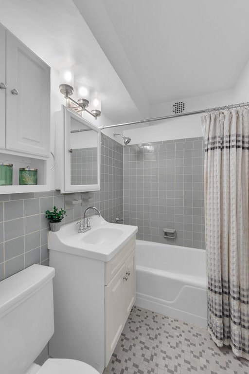 211 East 53rd Street, Unit 10G photo 6