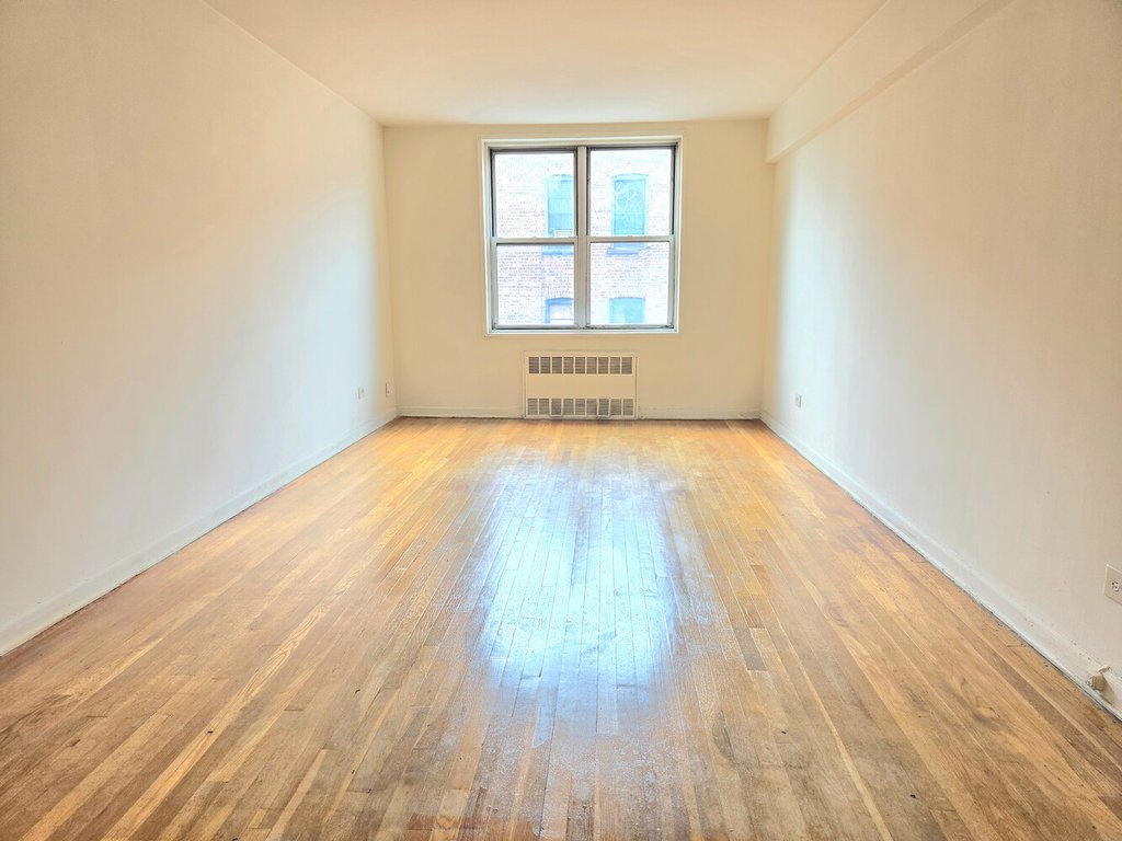 1475 Thieriot Avenue, Unit 4J photo 4