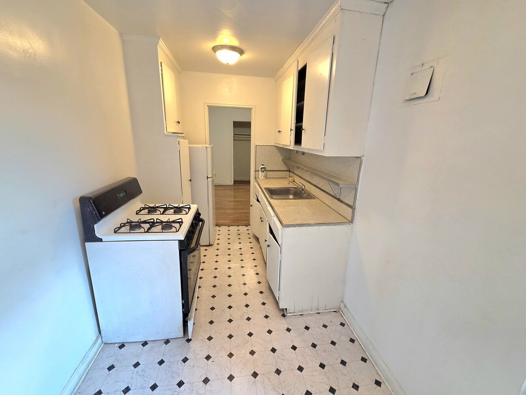 1475 Thieriot Avenue, Unit 4J photo 11