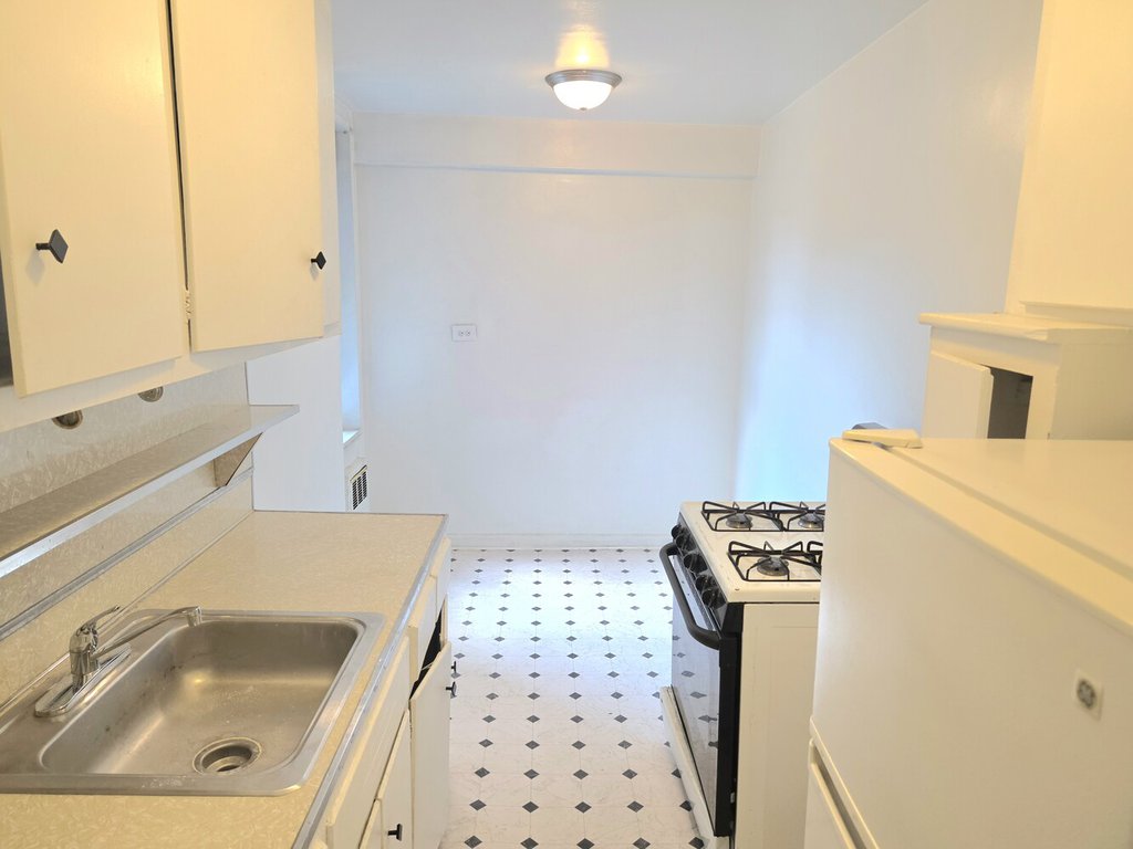 1475 Thieriot Avenue, Unit 4J photo 8