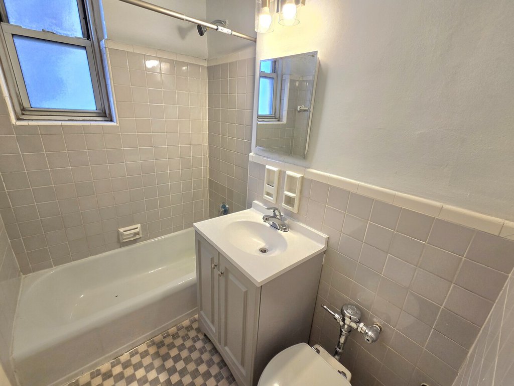 1475 Thieriot Avenue, Unit 4J photo 13