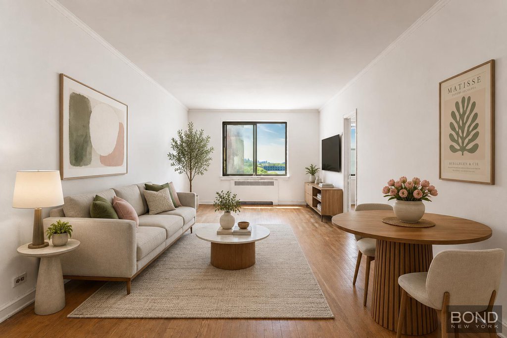 158-18 Riverside Drive West, Unit 4C photo 2