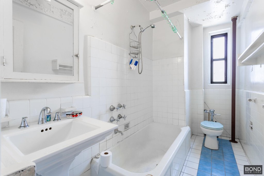 158-18 Riverside Drive West, Unit 4C photo 10