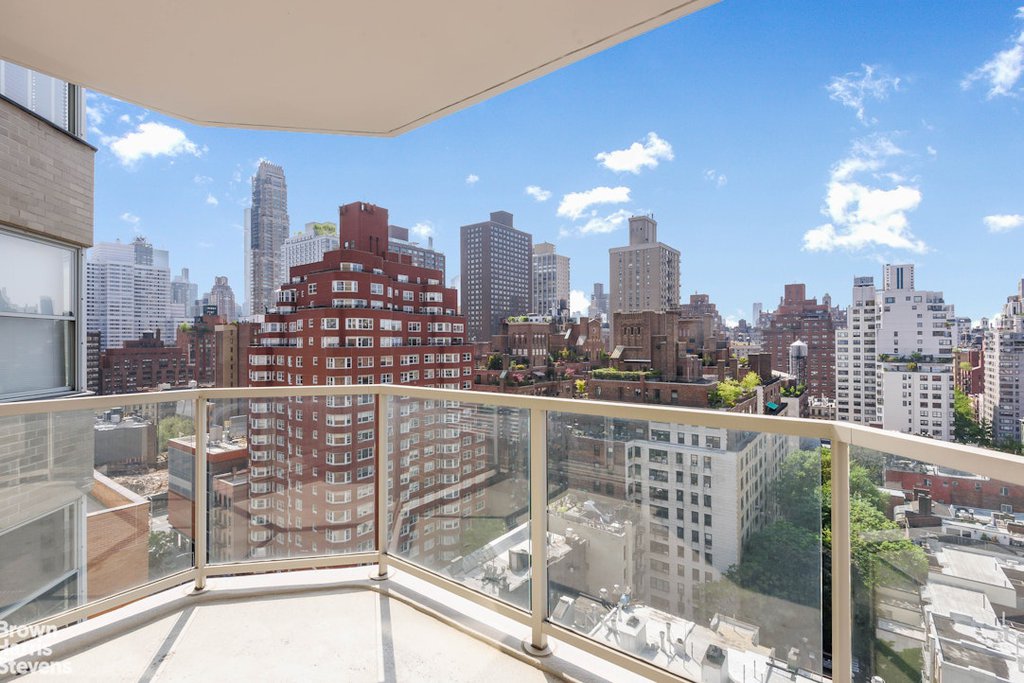 300 East 74th Street, Unit 17E photo 3