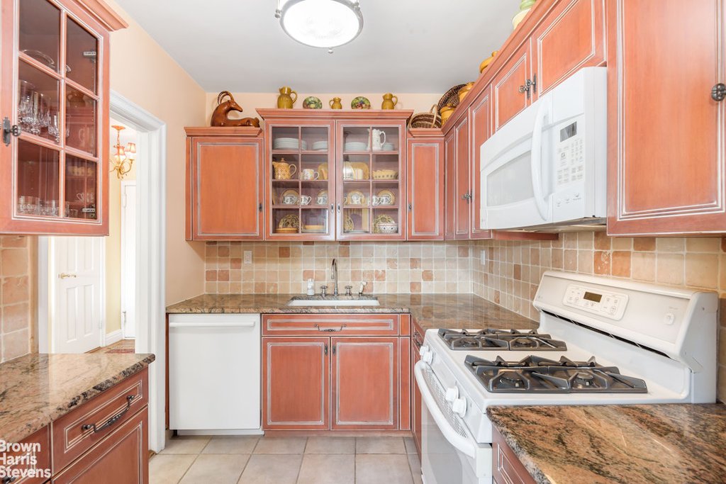 300 East 74th Street, Unit 17E photo 5