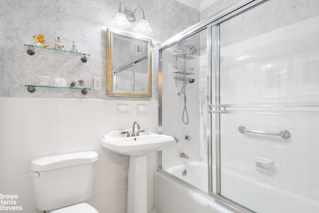 300 East 74th Street, Unit 17E photo 7