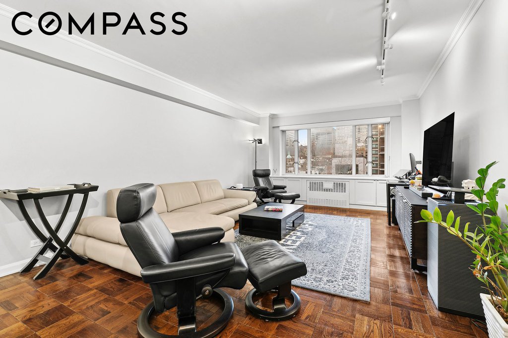 166 East 63rd Street, Unit 7E photo 2
