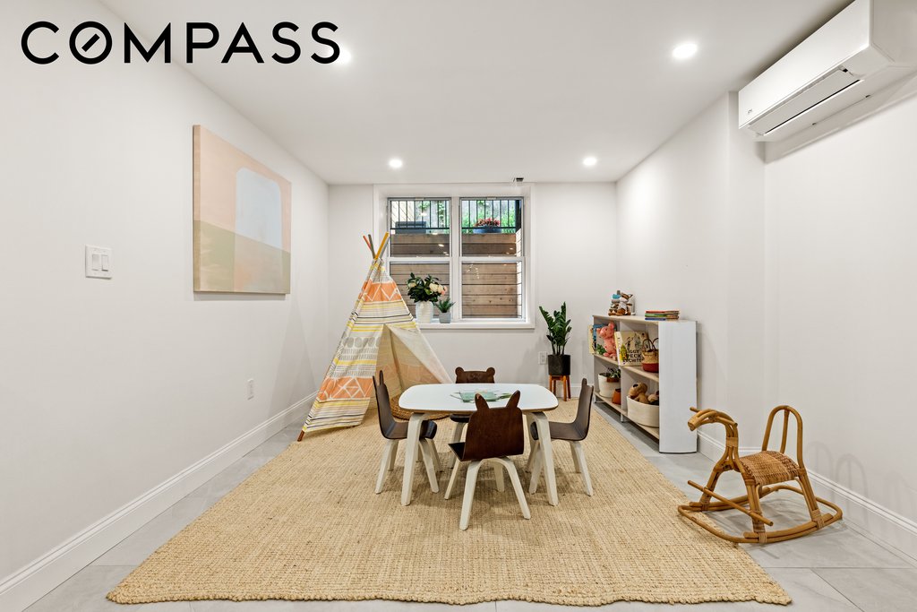 744 Park Place, Unit 1A photo 13