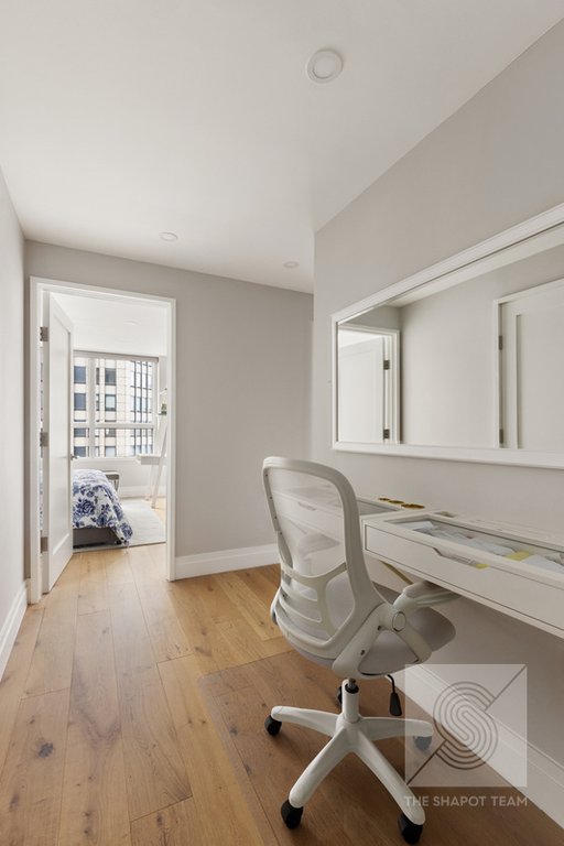 146 West 57th Street, Unit 6667E photo 10