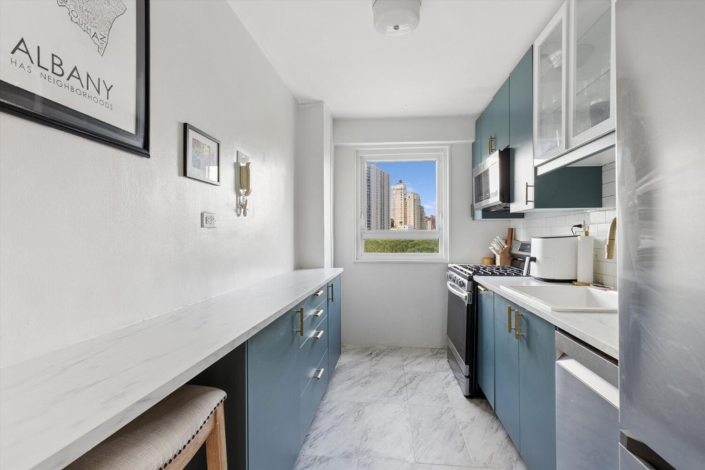 215 Adams Street, Unit 10B photo 2