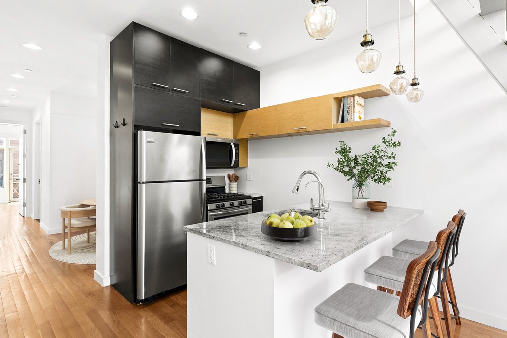 142 Clifton Place, Unit 4A photo 3