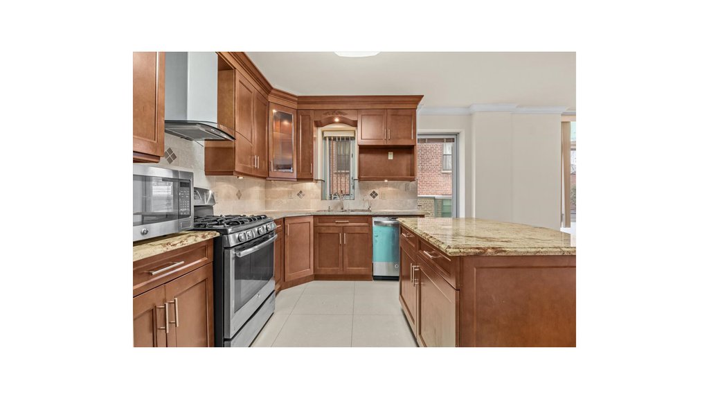 3511 Cambridge Avenue, Unit 3F photo 2