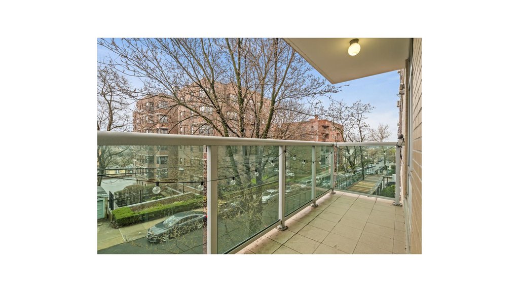 3511 Cambridge Avenue, Unit 3F photo 4