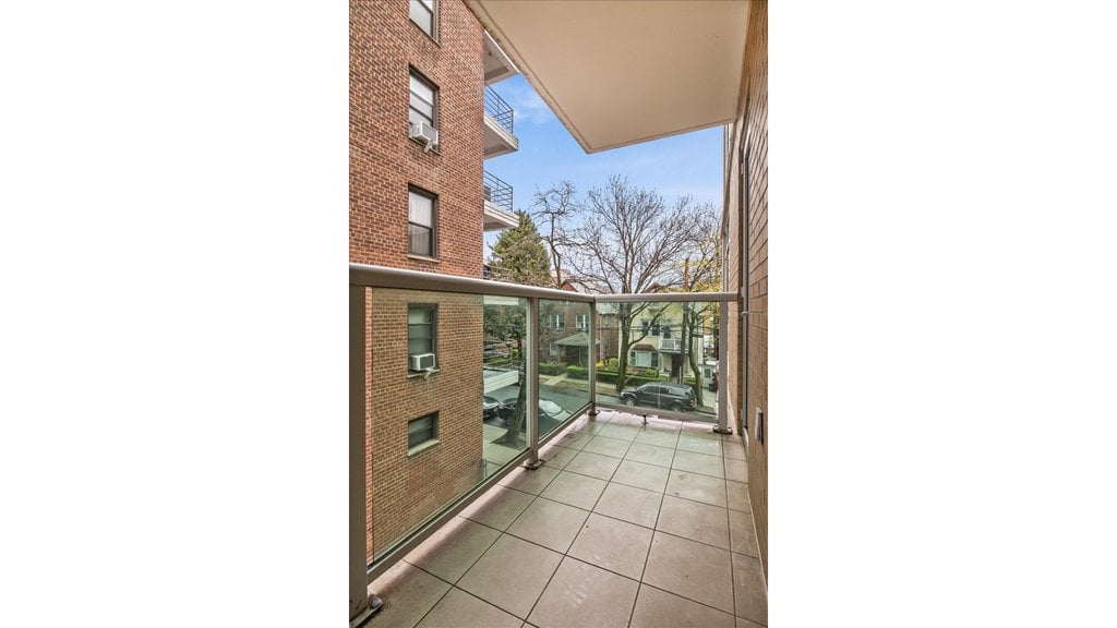 3511 Cambridge Avenue, Unit 3F photo 9