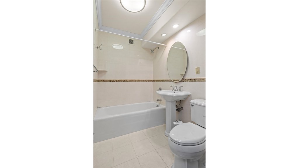 3511 Cambridge Avenue, Unit 3F photo 10