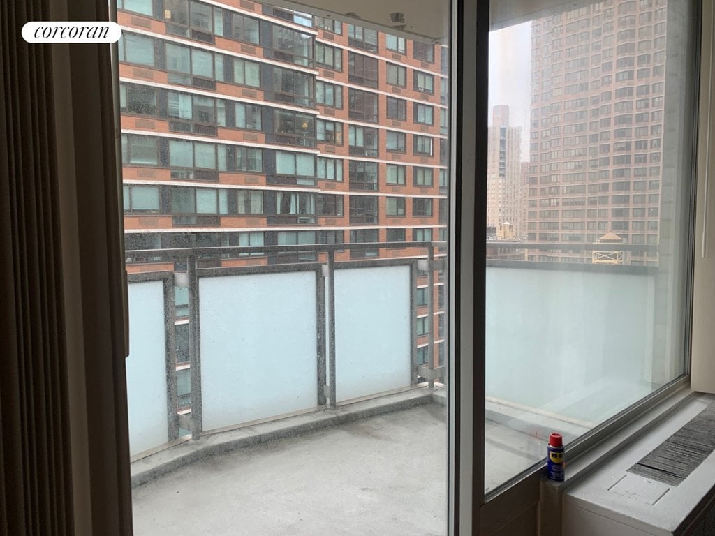 300 East 40th Street, Unit 19J photo 2