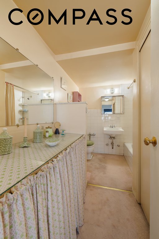 166 East 61st Street, Unit 15L photo 9
