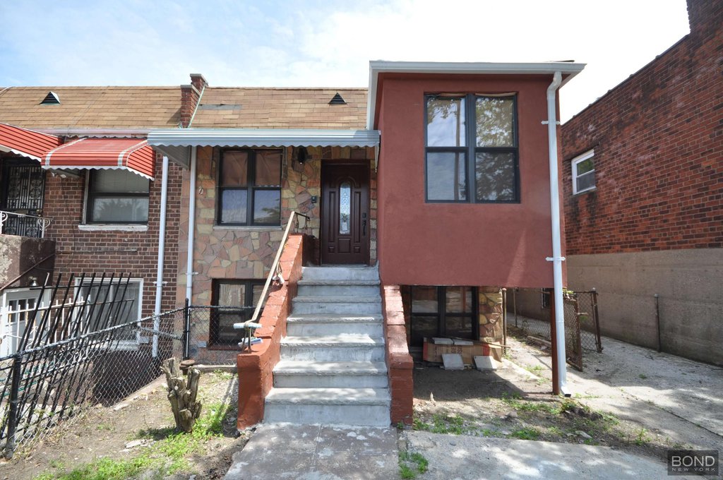135 East 46th Street, Unit 2 photo 9