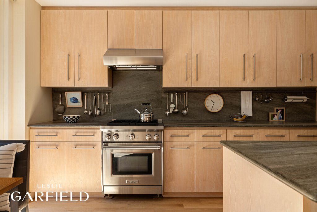 75 Willow Street – For Sale photo 9