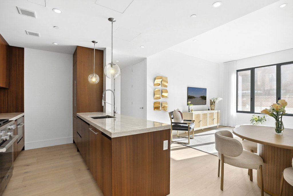 244 East 52nd Street, Unit 4C