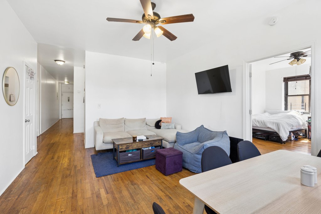 2440 Amsterdam Avenue, Unit 5N photo 2