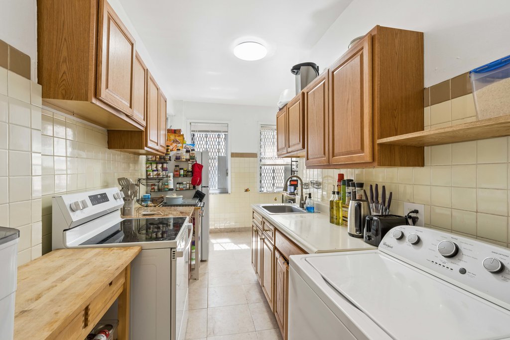 2440 Amsterdam Avenue, Unit 5N photo 3