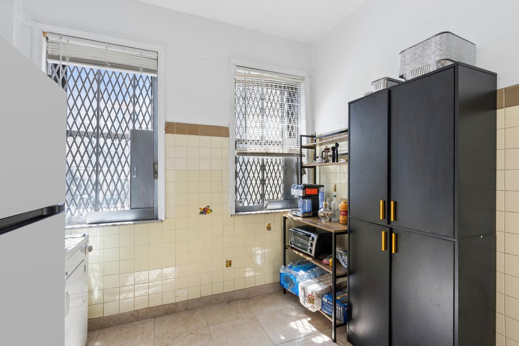 2440 Amsterdam Avenue, Unit 5N photo 4