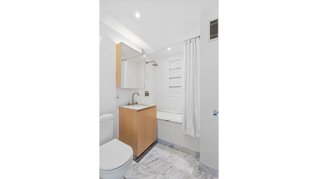 322 West 57th Street, Unit 38D1 photo 3
