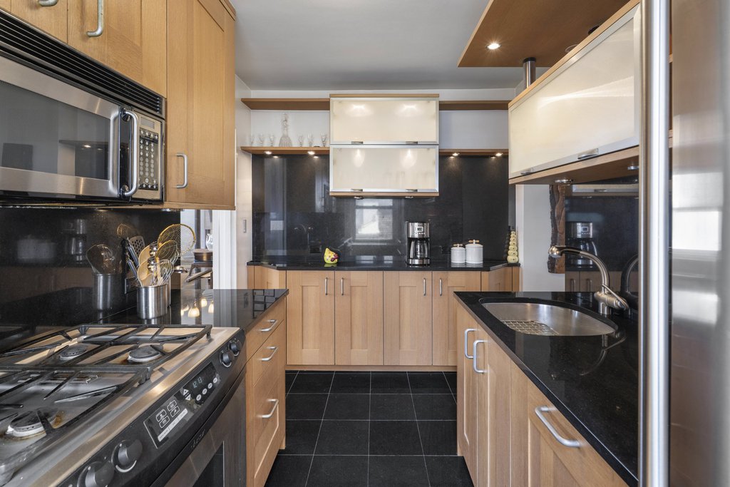 136 East 56th Street, Unit 7B photo 3