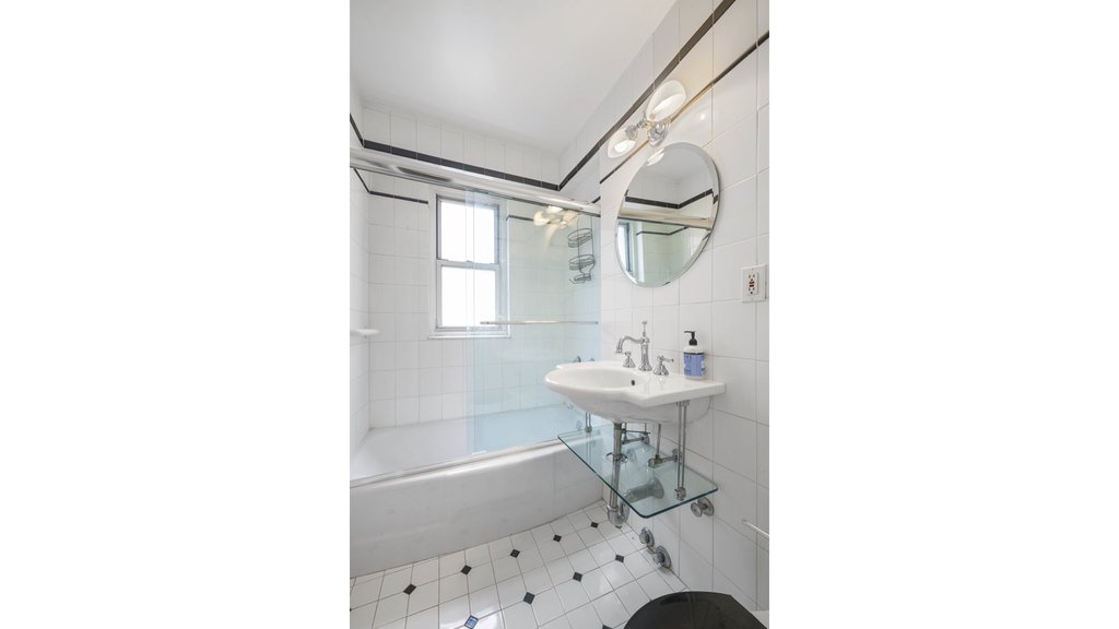 136 East 56th Street, Unit 7B photo 8