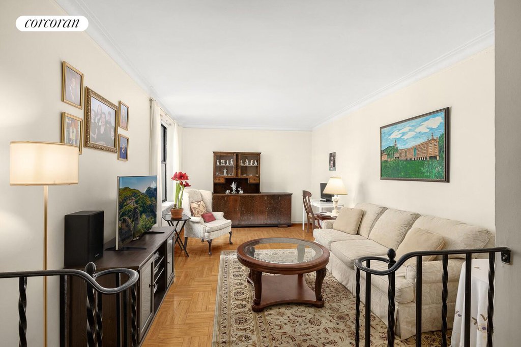 225 West 25th Street, Unit 3G photo 2