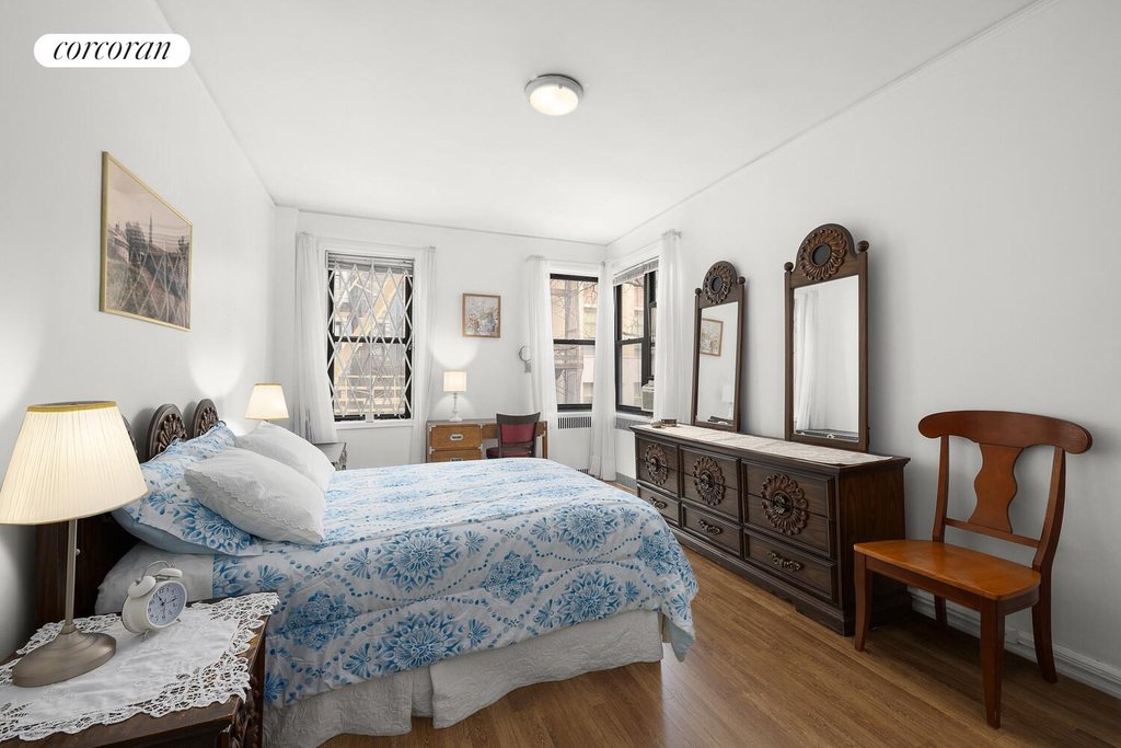 225 West 25th Street, Unit 3G photo 4